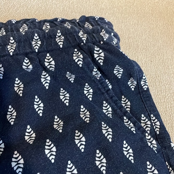 Loft boho navy and white print drawstring shirts. Size small. - Picture 3 of 5